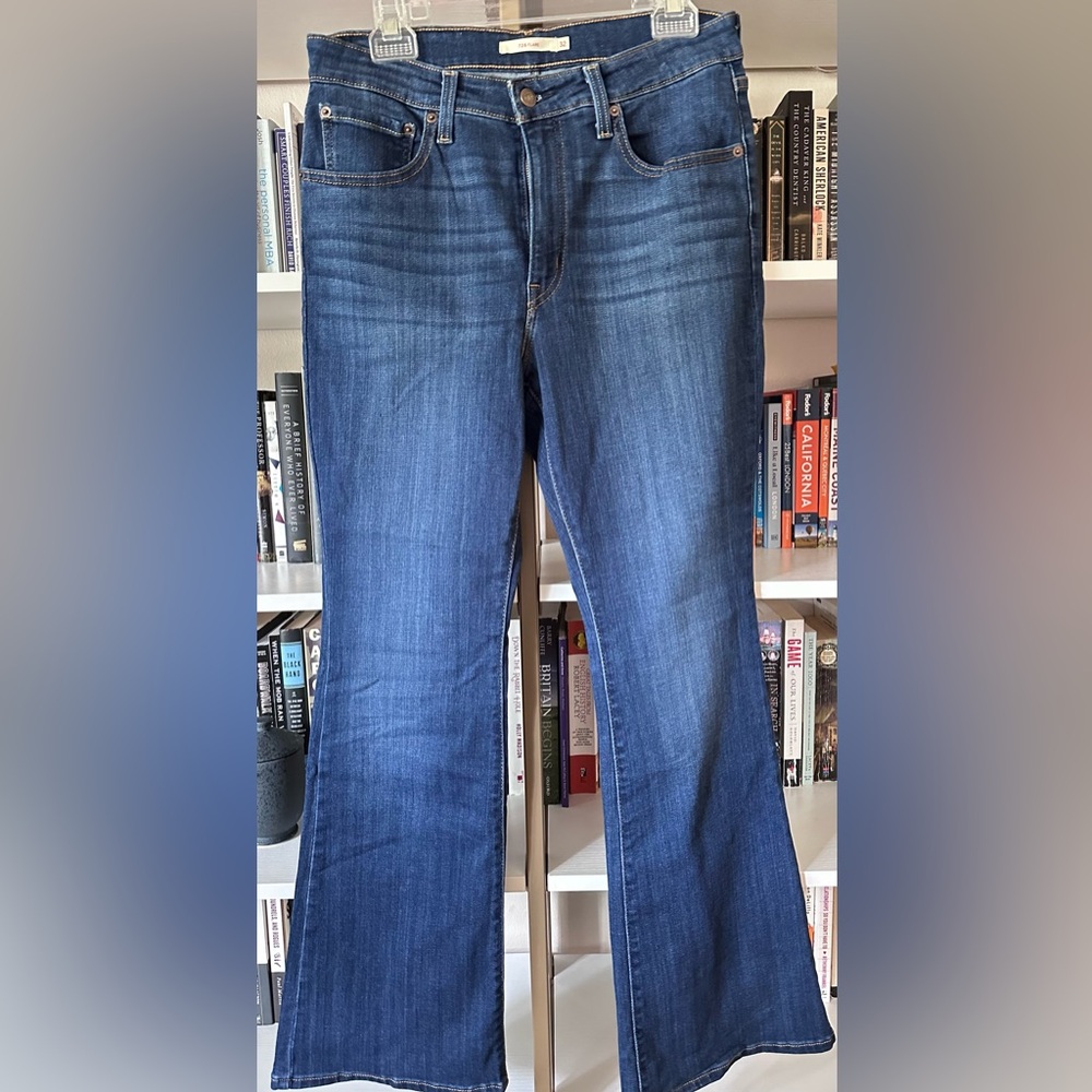 Levi’s Dark Wash 726 Flare Jean Size 32x30